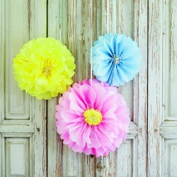 Pastel blomster pompom fra engelske Talking Tables